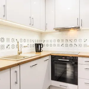 https://moss-galeria-rondo-wiatraczna-apartments.warsawhotelspoland.com